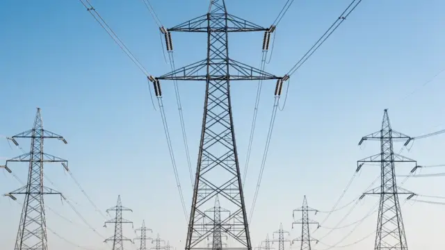 Beitragsbild zu AC Elektrotechnik: Prinzipien des Wechselstroms und seine Anwendungen
