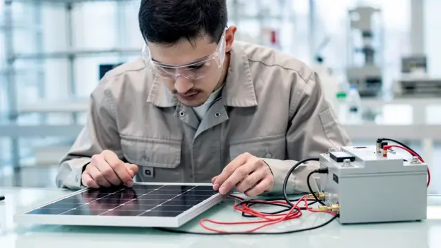 Beitrag über die Bedeutung der DC Elektrotechnik für moderne Technologien und Berufsbilder