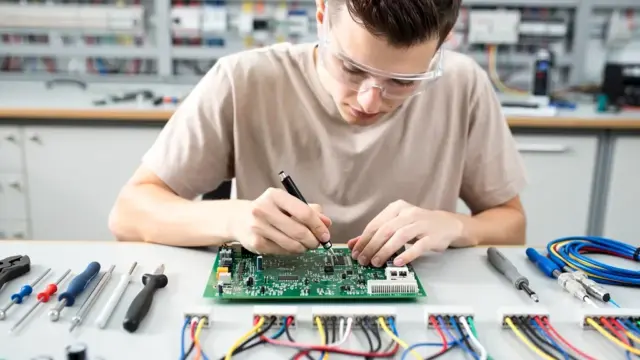 Praxisnahe Elektrotechnik Grundlagen Übungen zur Vertiefung theoretischen Wissens und Förderung der Karrierechancen