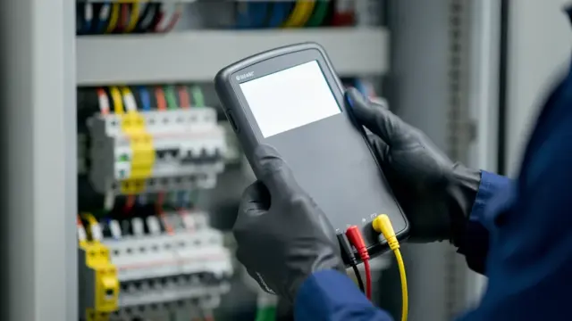 Beitragsbild zur Isolationsüberwachung und ihrer Funktion im Schutz elektrischer Systeme