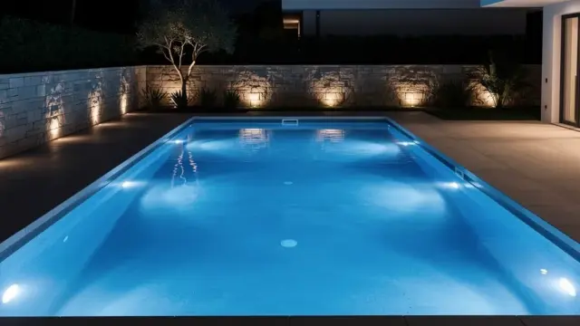 Moderne elektrische Poolbeleuchtung für Sicherheit und stilvolle Akzente im Garten
