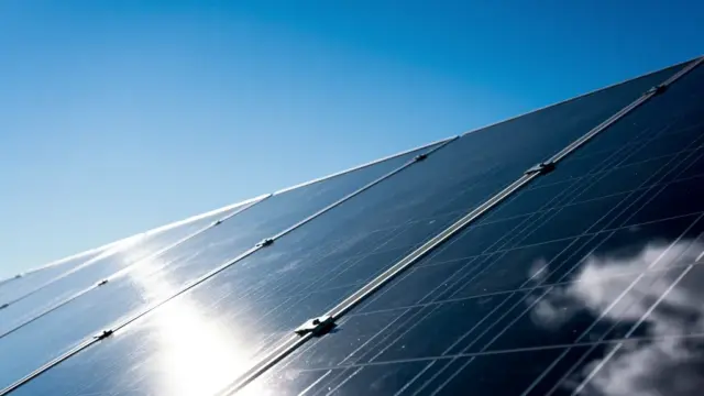 Einführung in die physikalischen Grundlagen der Photovoltaik und ihre Funktionsweise