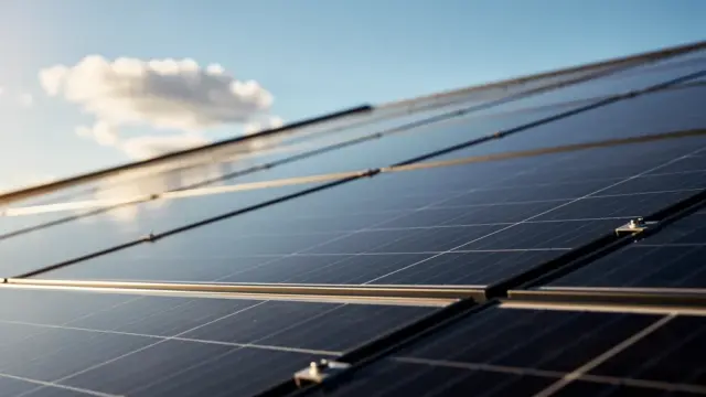 Reg PV-Anlage mit Reg-Technik zur Steigerung der Energieeffizienz in Photovoltaikanlagen