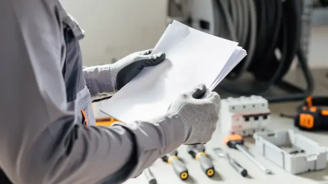 Schriftliches Angebot im Elektrohandwerk fördert Klarheit, Vertrauen und rechtliche Sicherheit