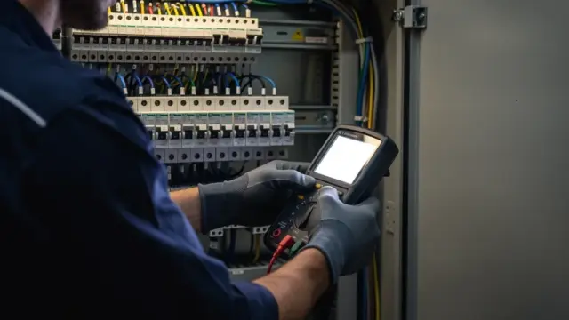Beitragsbild zum Thema Schutzkonzepte in der Elektrotechnik und deren Bedeutung für Sicherheit