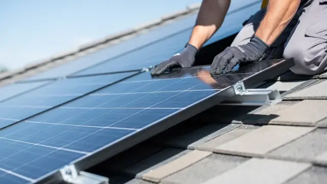 Illustration zum Thema Solaranlage installation kosten