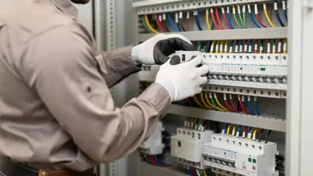 Effektiver Überspannungsschutz im Verteiler zur Sicherung Ihrer Elektroinstallation