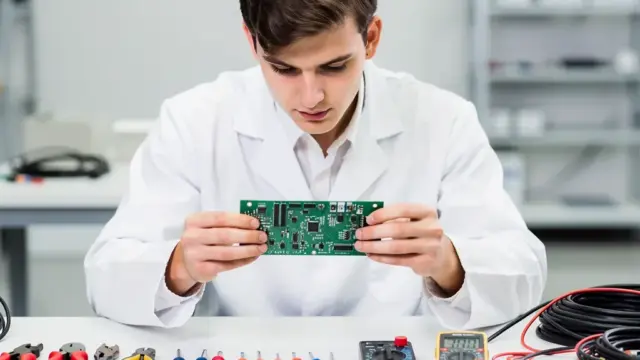 VDE-Normen in der Elektrotechnik sichern Qualität und Sicherheit in der Ausbildung