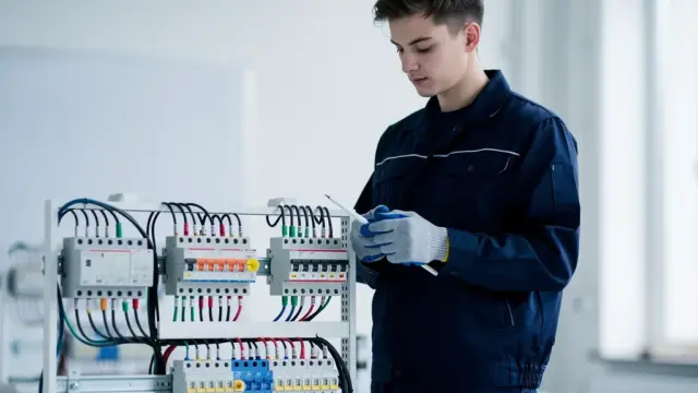 VDE-Bestimmungen in der Elektrotechnik sichern Sicherheit und Effizienz elektrischer Systeme