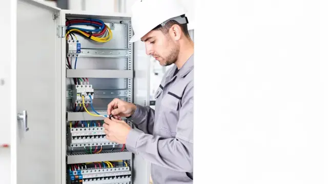 Beitragsbild VOB Elektrogewerbe Anwendungshinweise für Fachbetriebe und rechtliche Grundlagen